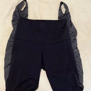 Lululemon 2 toned rouching detail with stirups leggings (unsure of style) size 8